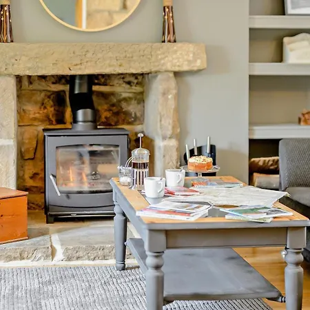 3 Bed In Whitby Oc-92012 *