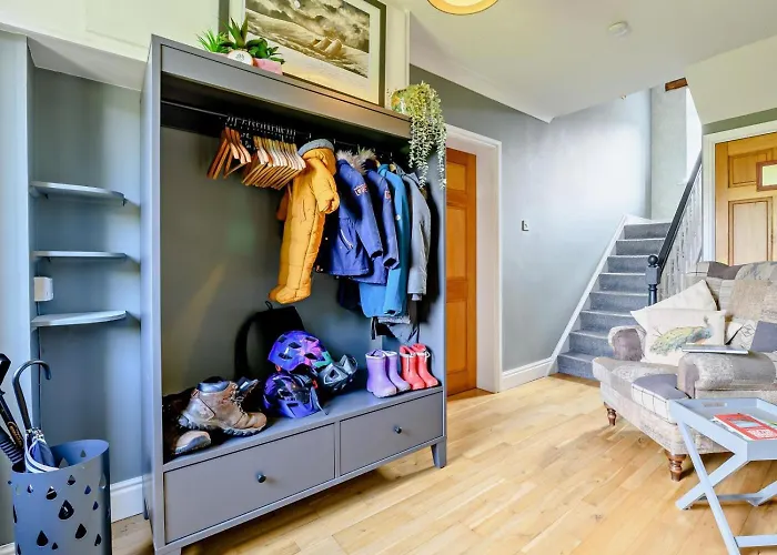 3 Bed In Whitby Oc-92012 *