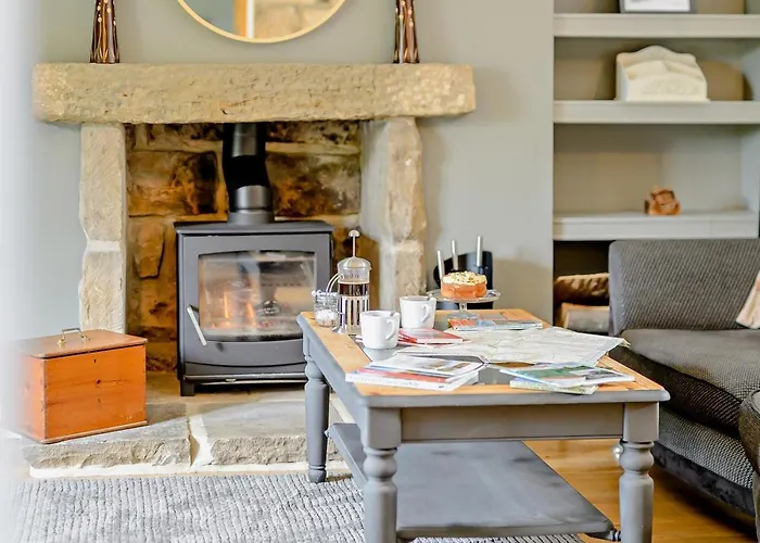 3 Bed In Whitby Oc-92012 *