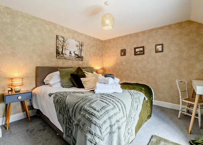 3 Bed In Whitby Oc-92012 *