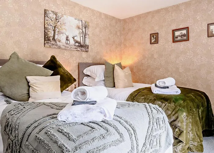 3 Bed In Whitby Oc-92012 *